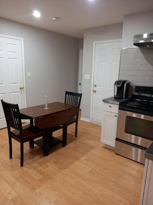 Adorable Private Suite In Ajax, Unique 2 Story Exteriör bild